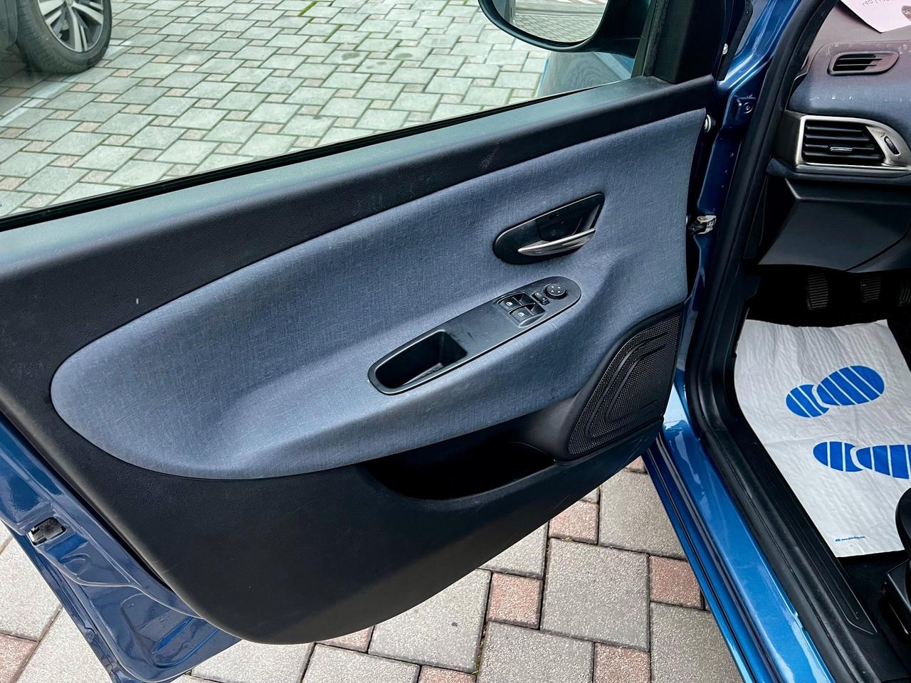 Lancia Ypsilon 1.0 FireFly 5 porte S&S Hybrid Ecochic Gold