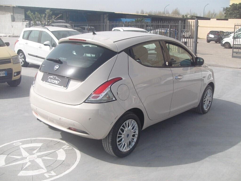 Lancia Ypsilon 1.2 69 CV GPL Ecochic Gold - 2016