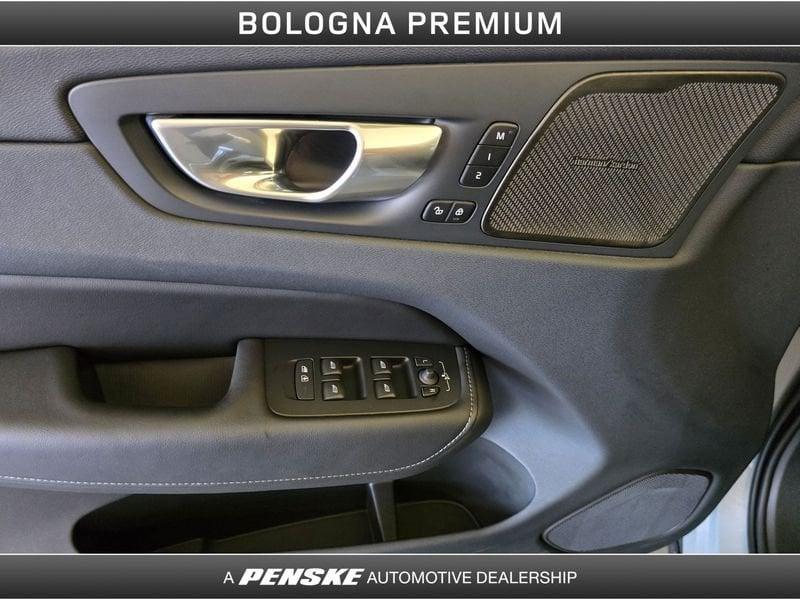 Volvo XC60 XC60 T6 Recharge Plug-in Hybrid AWD automatico Ultimate Dark
