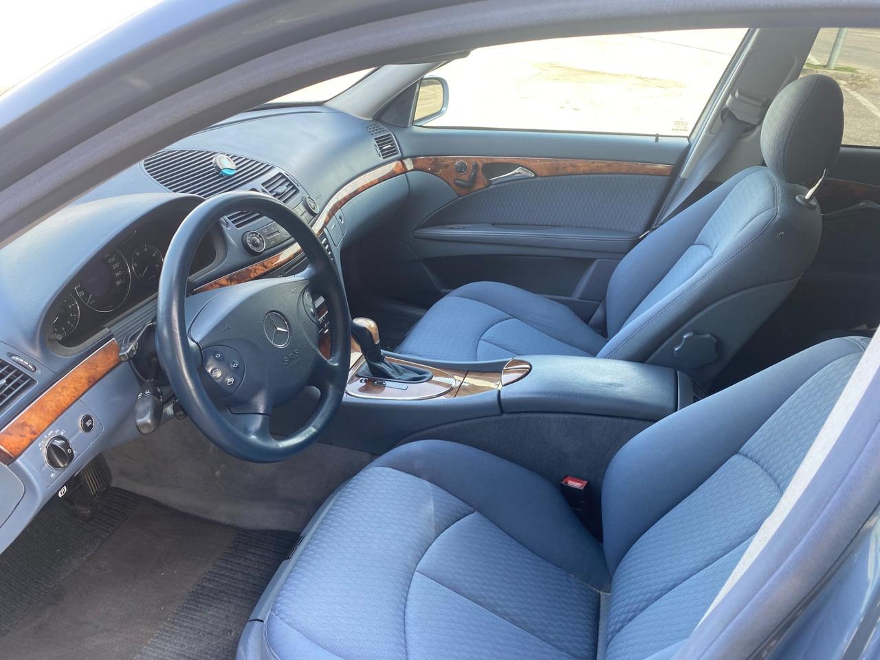 Mercedes-benz E 270 CDI cat Elegance