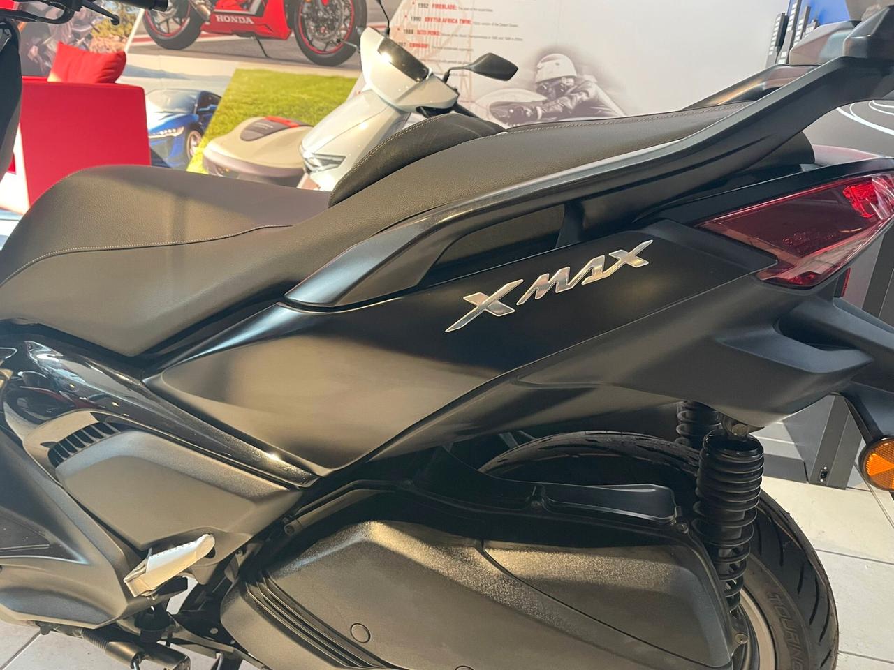 Yamaha X-Max 300