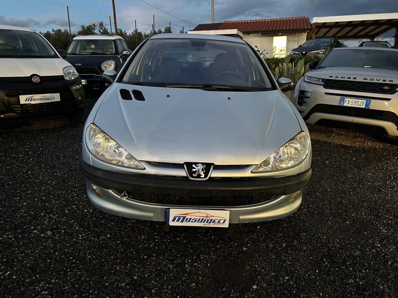 Peugeot 206 1.1 5p. XT