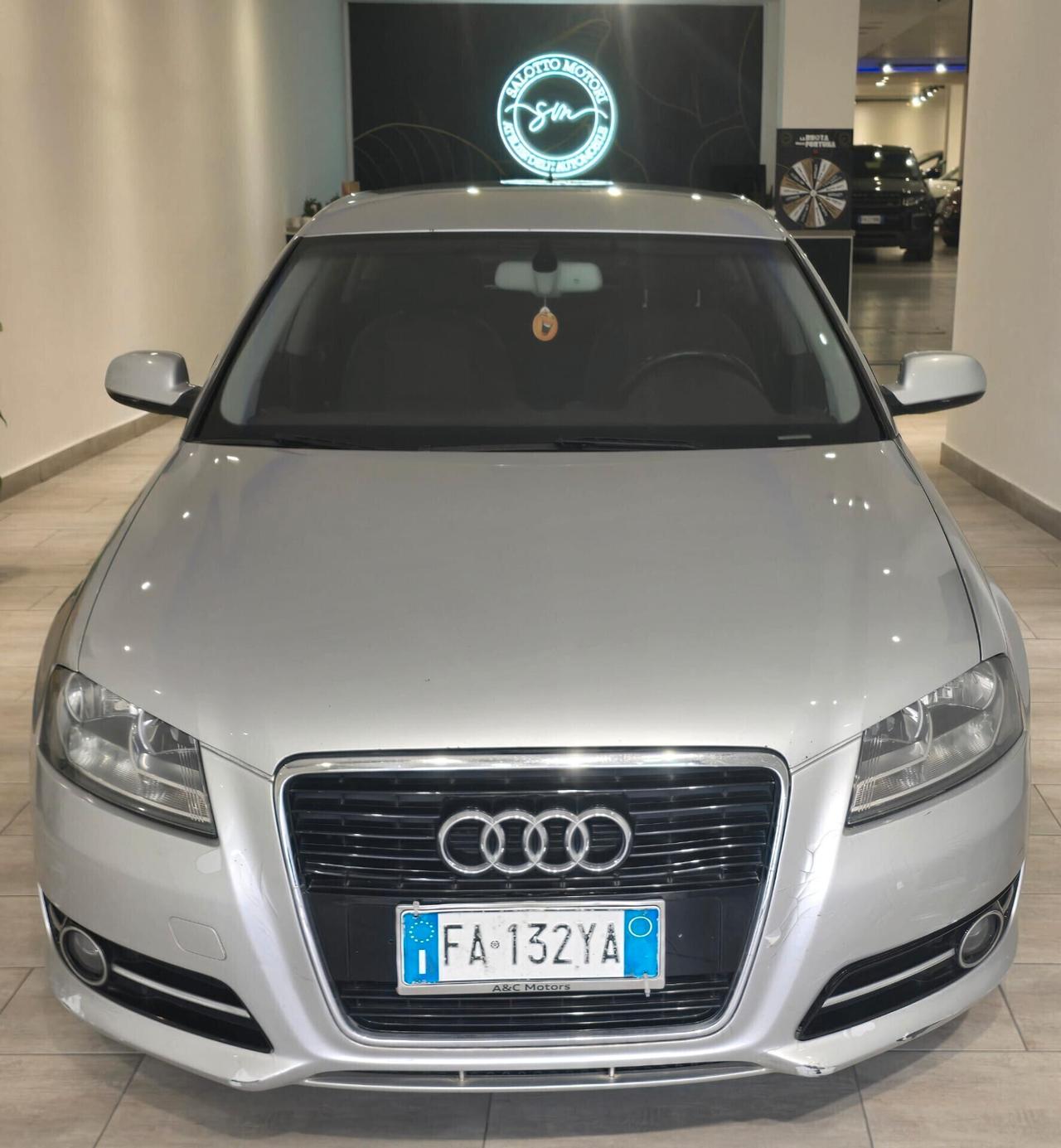 Audi A3 1.6 TDI 105 CV CR Ambiente