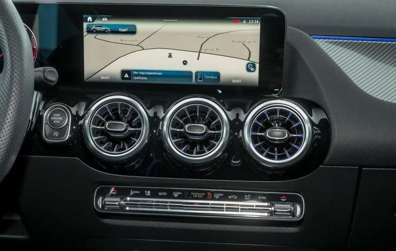 Mercedes-Benz GLA GLA 200 d AMG Line MBUX LED KEYLESS GO