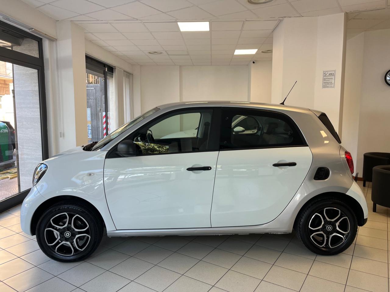 Smart ForFour 70 1.0 Prime pelle/navigatore/led!!