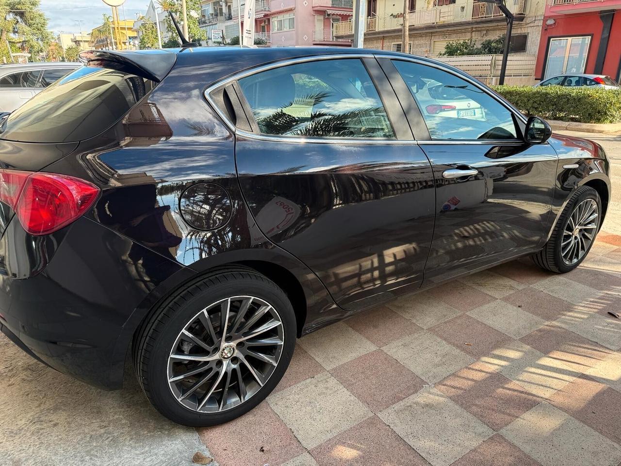 Alfa Romeo Giulietta 1.6 JTDm-2 105 CV Distinctive