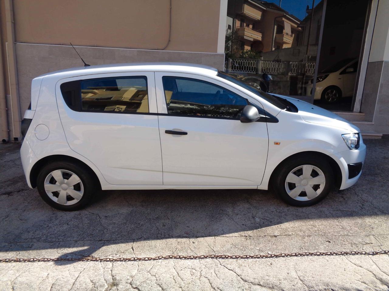 Chevrolet Aveo 1.2 70CV 5 porte (Neopatentati)
