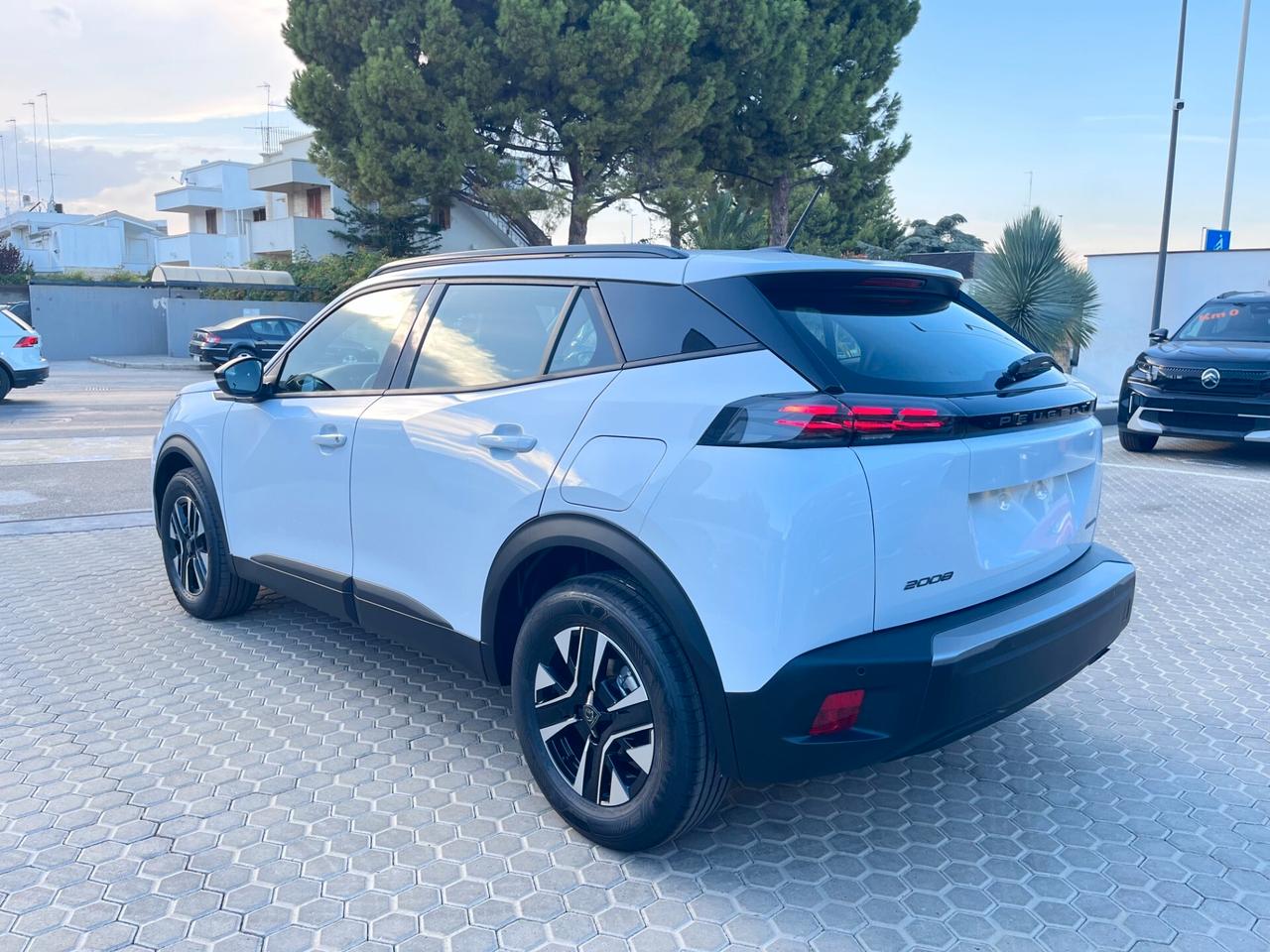 Peugeot 2008 Hybrid 110 Edition e-DCS6 Automatic Km0
