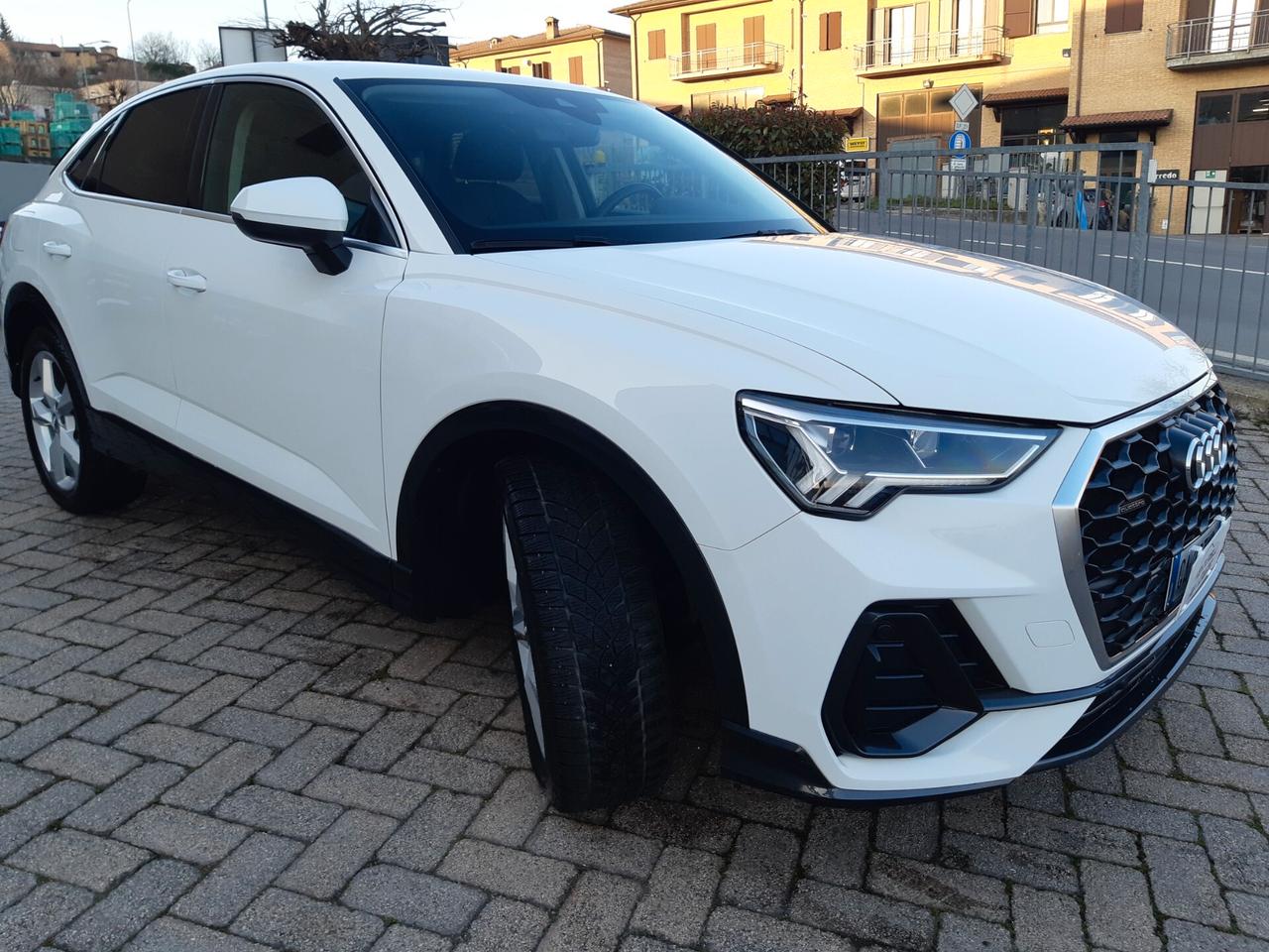 Audi Q3 40 TDI quattro S tronic Business Advanced