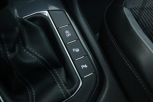 VOLKSWAGEN Tiguan 2.0 TDI 150 CV SCR DSG R-Line Fari Matrix/Black P.