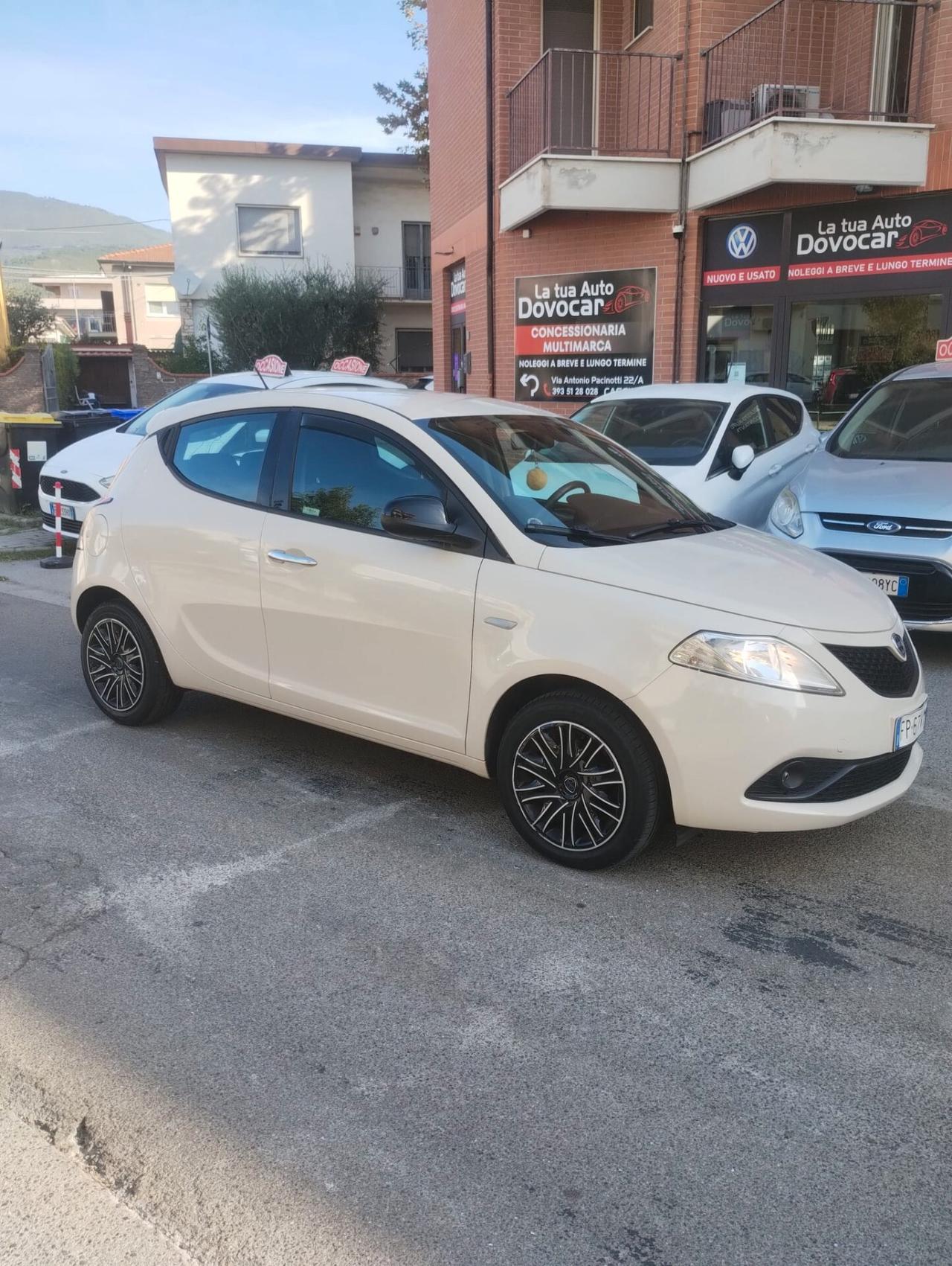 Lancia Ypsilon 1.2 69 CV 5 porte S&S Gold