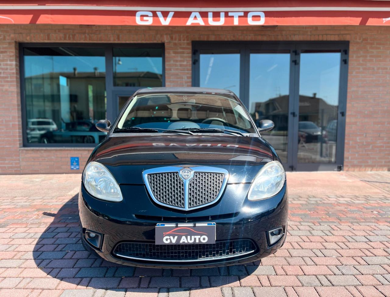Lancia Ypsilon 1.2 Oro Plus