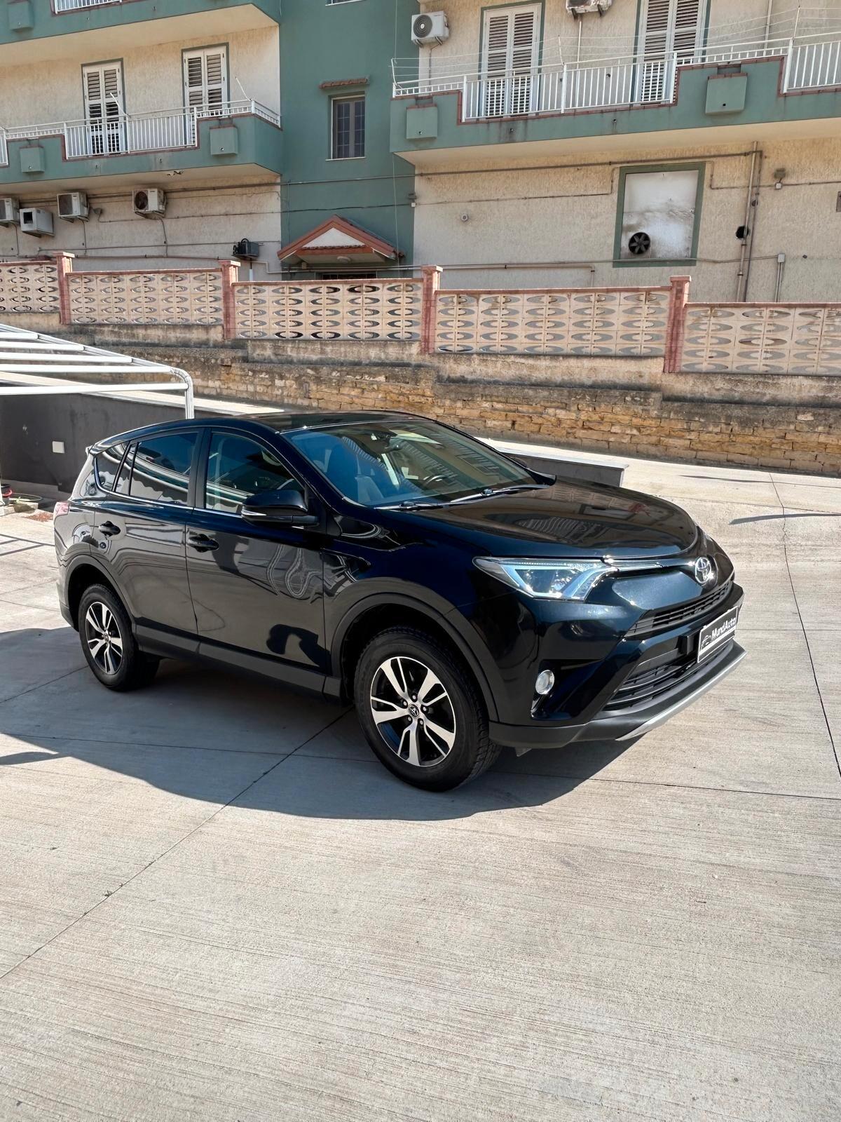 RAV4 2.0 D-4D 2WD Lounge