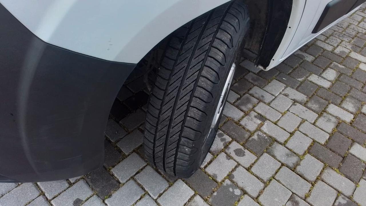 FIAT DUCATO MAXI RIBALTABILE TRILATERALE CON CASSONE RINFORZATO