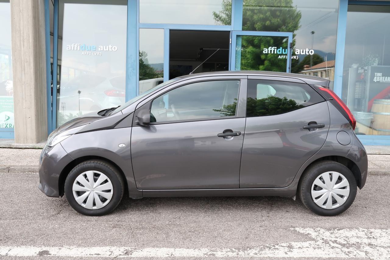 Toyota Aygo Connect 1.0 VVT-i 72 CV 5 porte