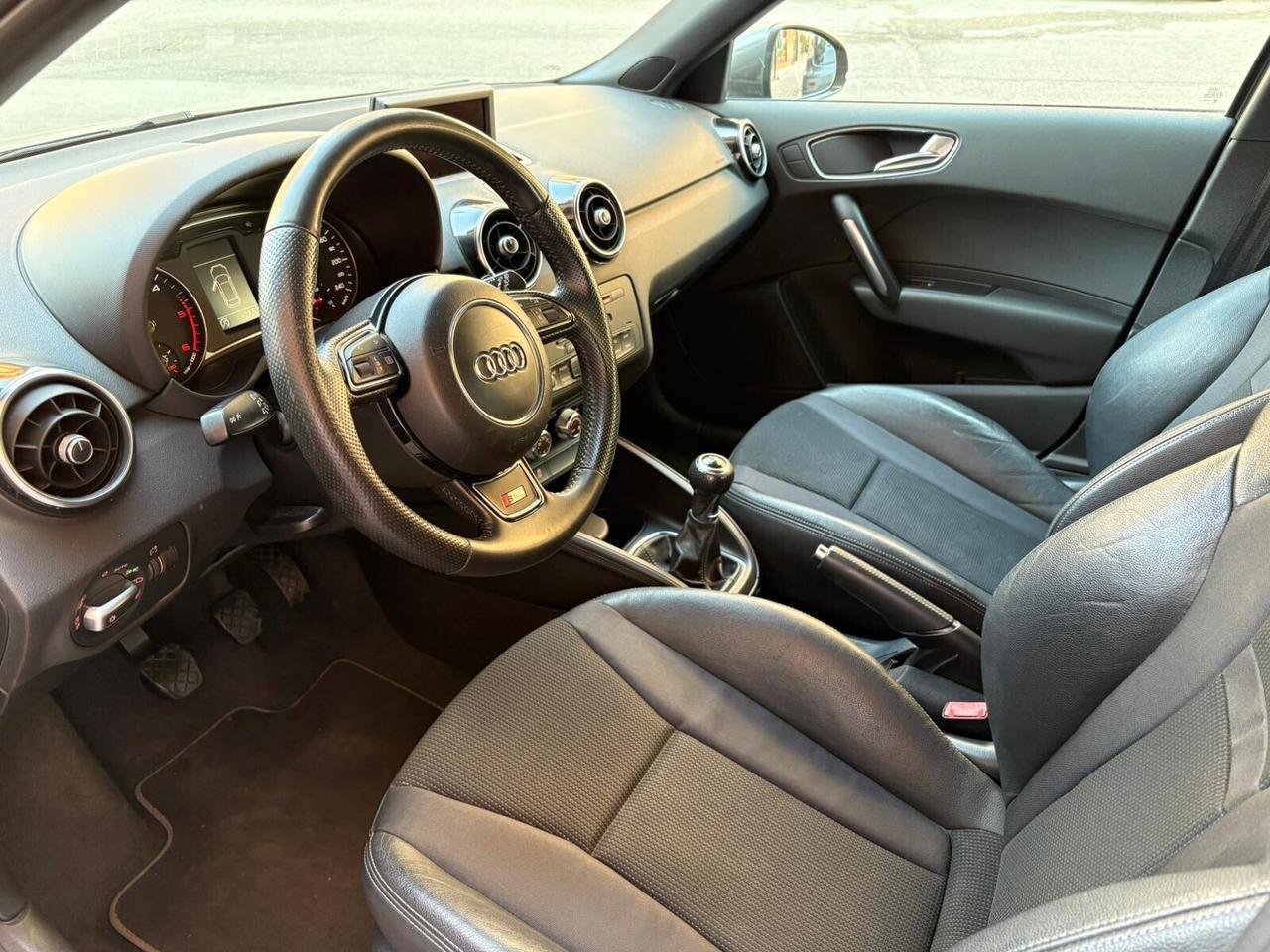 Audi A1 SPB 1.6 TDI S-LINE