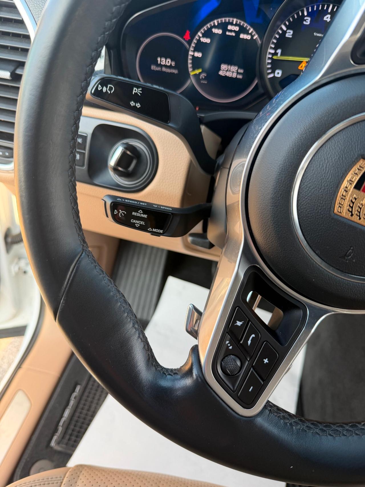 Porsche Cayenne Coupé 3.0 V6 E-Hybrid/tetto pan/scarico/pasm/bose