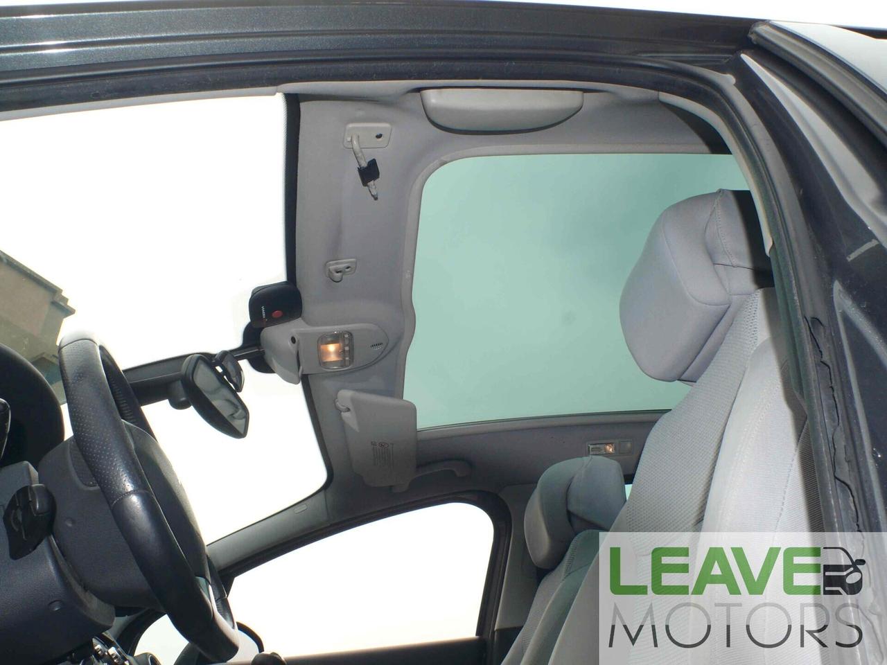 Peugeot 5008 2.0 HDi 150CV Féline (M1468)