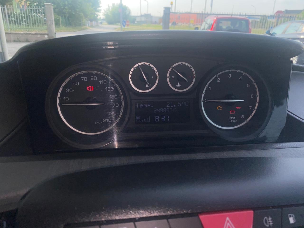 Lancia Ypsilon 0.9 TwinAir 85 CV 5 porte Metano Ecochic Silver