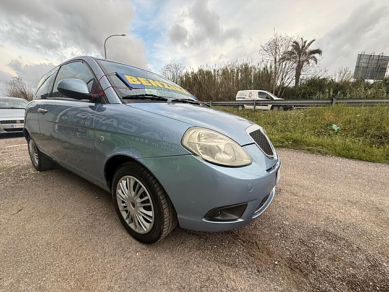 Lancia Ypsilon 1.2 Versus