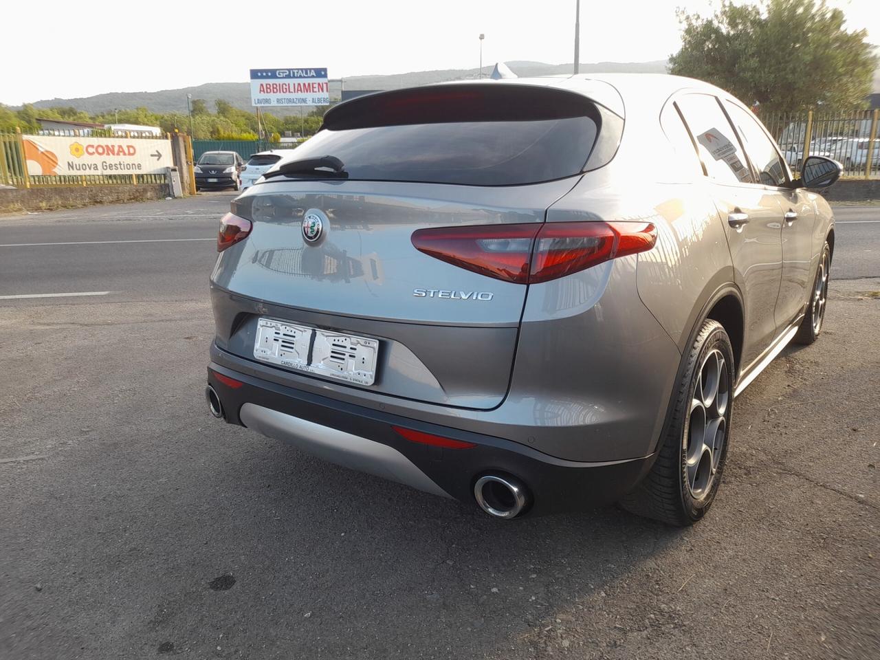 Alfa Romeo Stelvio 2.2 Turbodiesel 150 CV AT8 RWD Super
