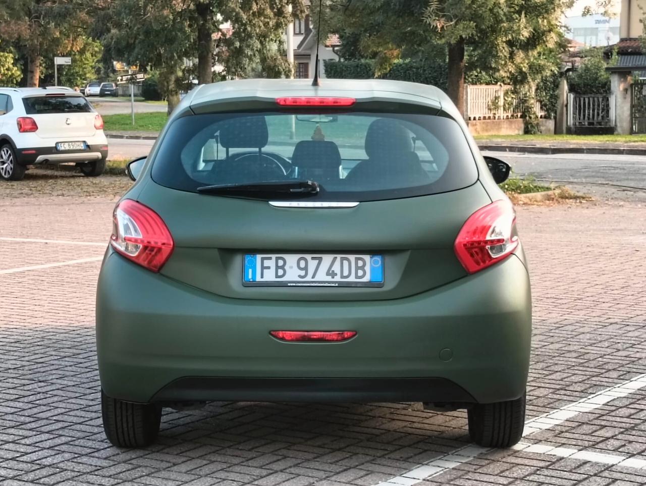 Peugeot 208 1.4 HDi 68 CV 5 porte Allure..CELL 320 147 1147 WUATSAPP 3276540940