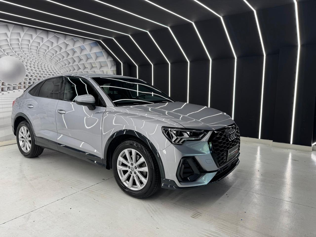 Audi Q3 35 TDI S tronic line edition-KM CERTIFICATI-PERMUTE