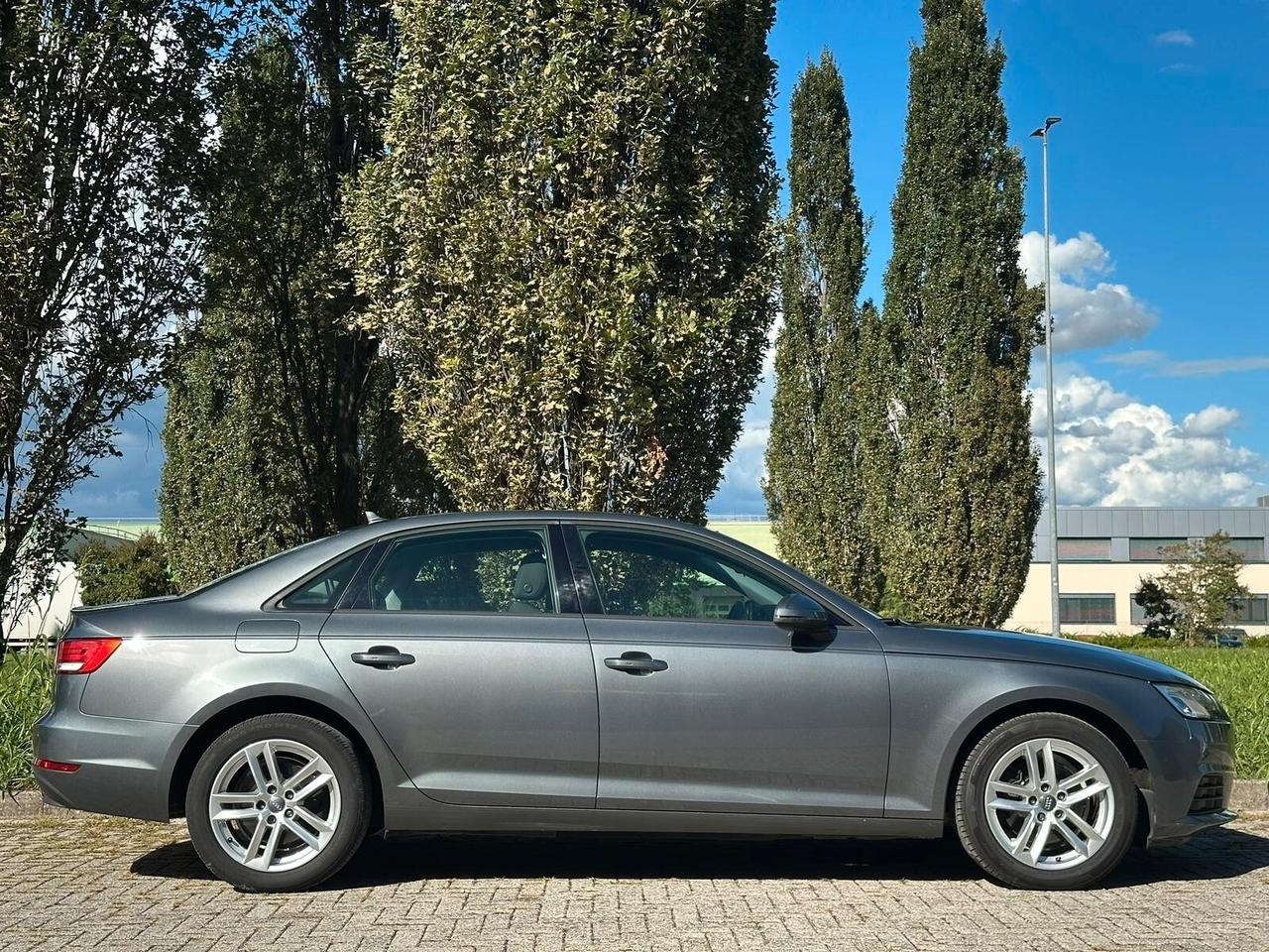Audi A4 2.0 TDI 150 CV S tronic