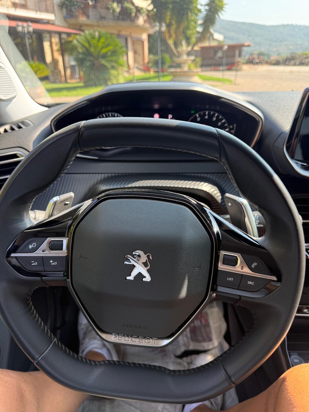Peugeot 2008 1.5 diesel EAT8 Allure 2022 uni proprietario