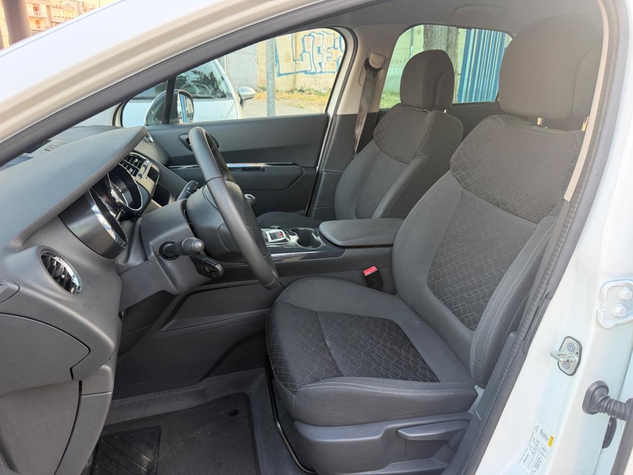 Peugeot 3008 1.6 HDi 115CV Allure 2013