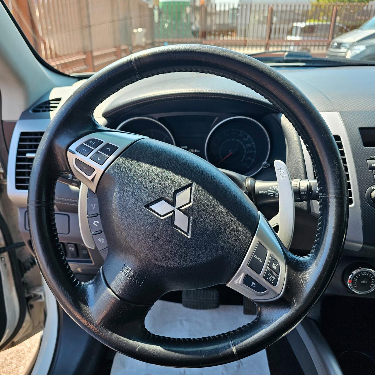 Mitsubishi Outlander 2.2 DI-D TC-SST Instyle DPF 7p