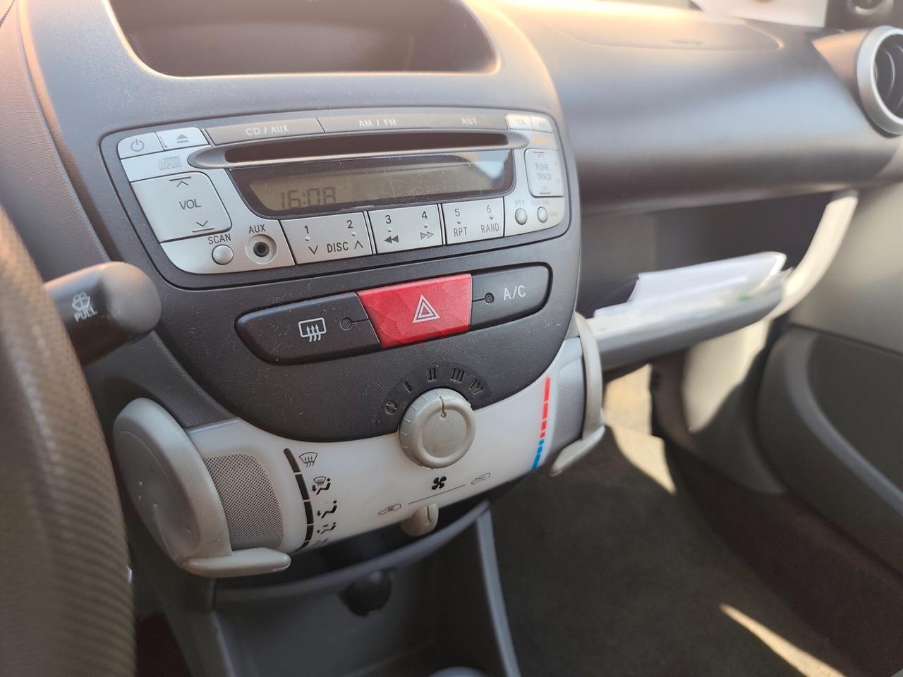 Toyota Aygo 1.0 benzina 5 porte 110 Milà km