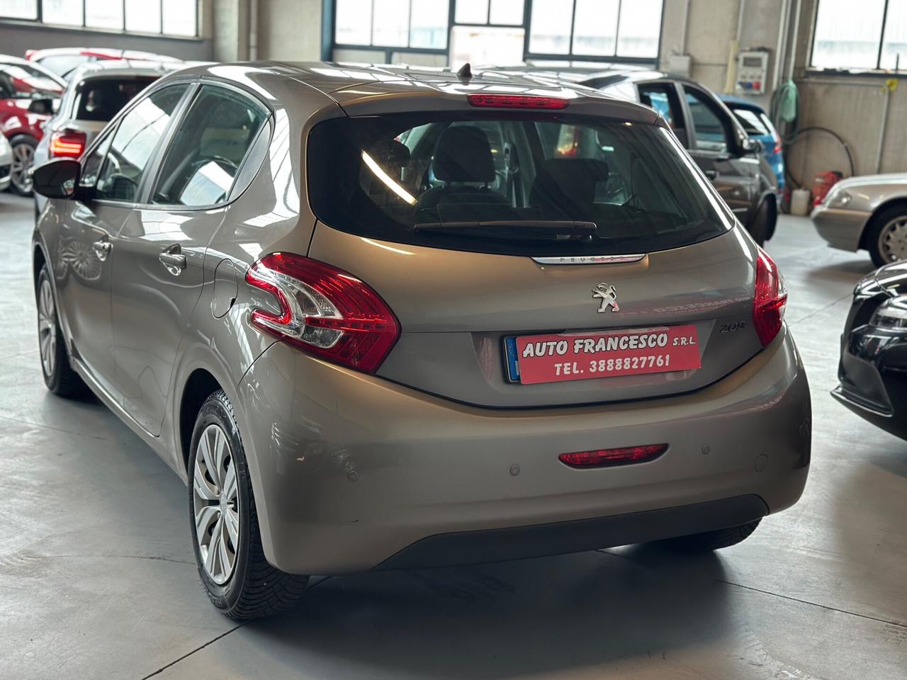 Peugeot 208 1.4 HDi 68 CV 5 porte Allure