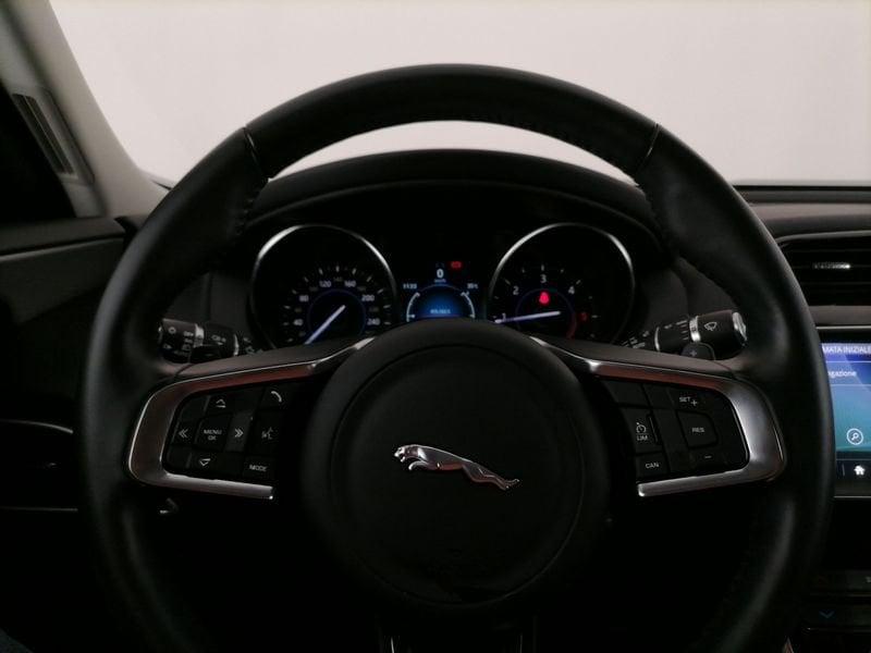 Jaguar XE 2.0d i4 Prestige 180cv auto my19