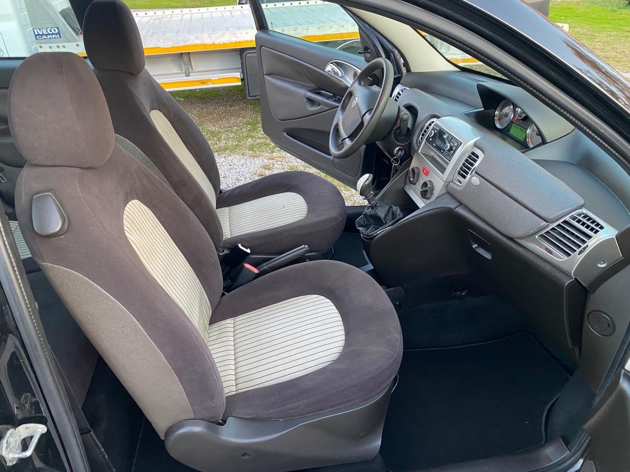 Lancia Ypsilon 1.2 Argento