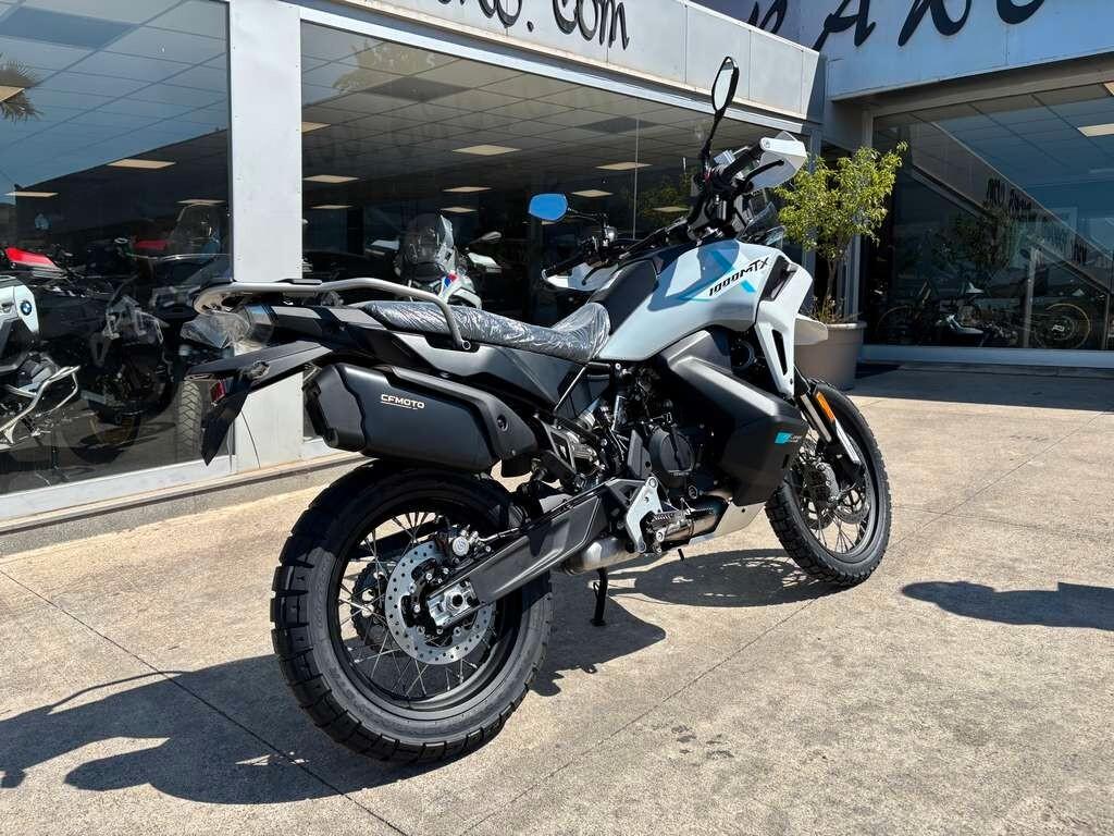 Cf Moto MT 1000X KM0 Tua a solo 92 Euro al mese