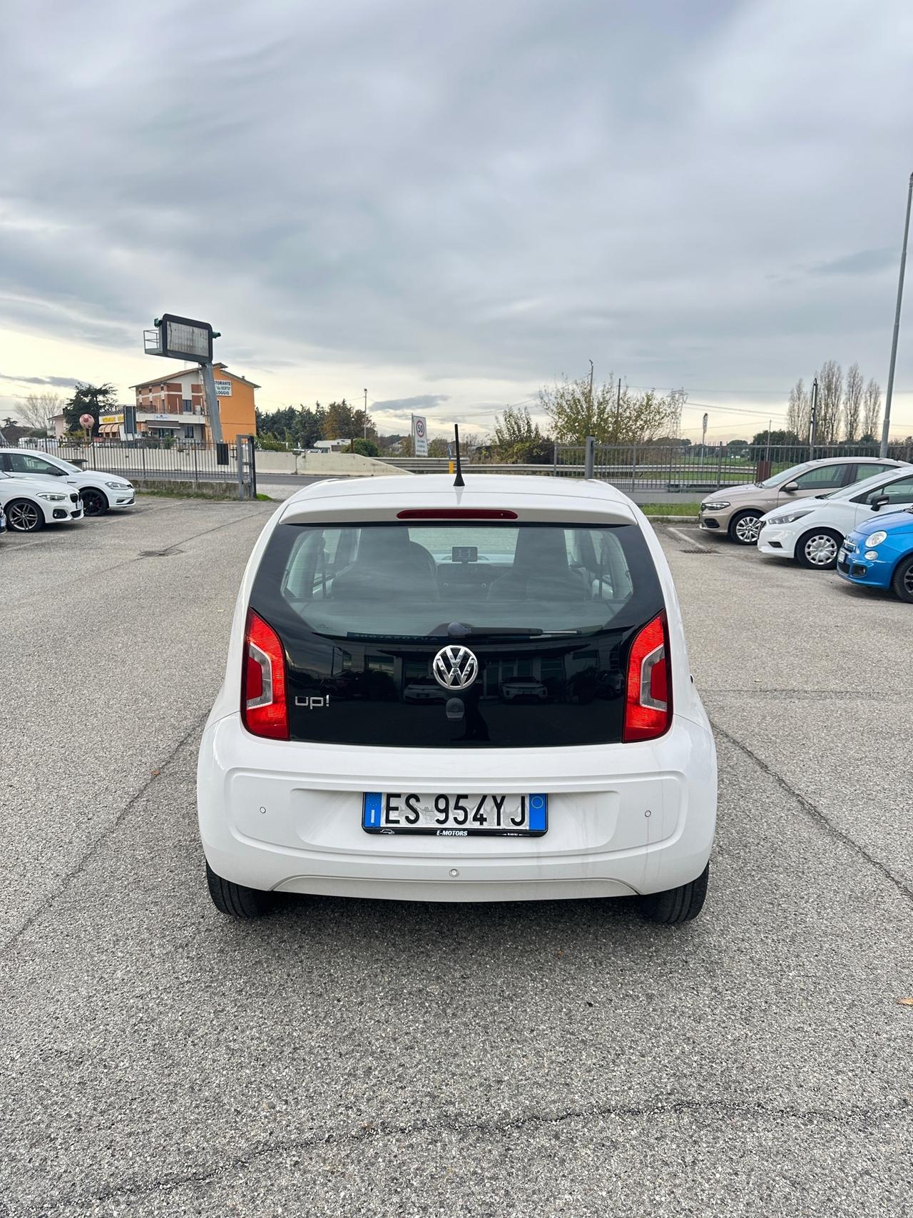 Volkswagen up! 1.0 3p. move AUTOMATICA - 2014