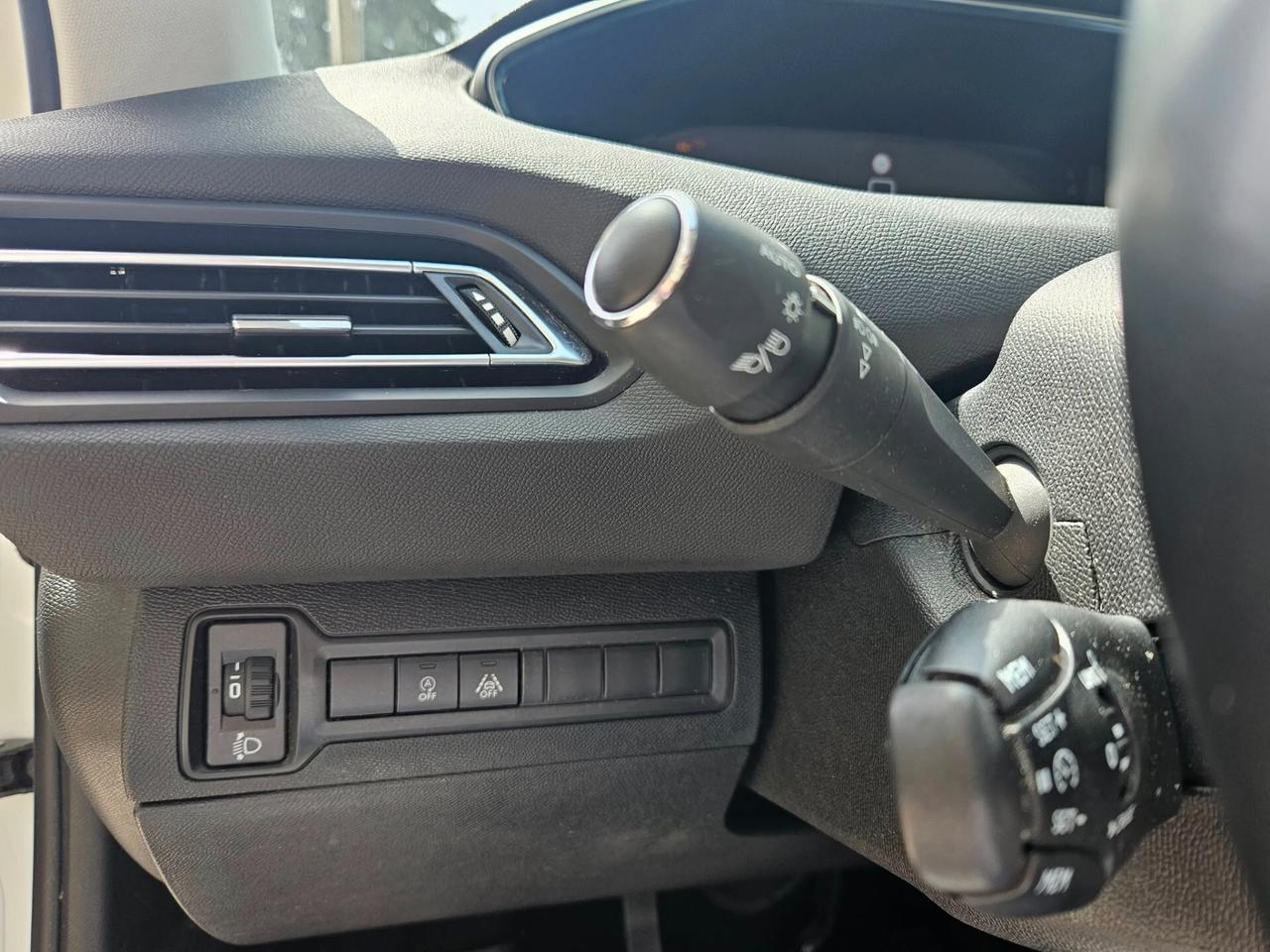 Peugeot 308 BlueHDi 130 S&S Business