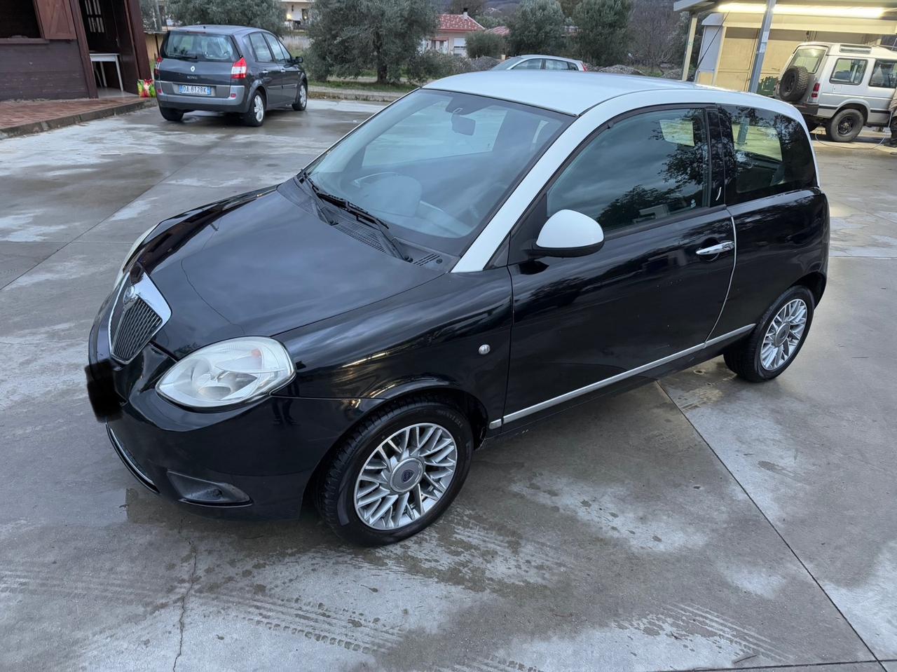 Lancia Ypsilon 1.3 MJT 75 CV Neopatentati 2010