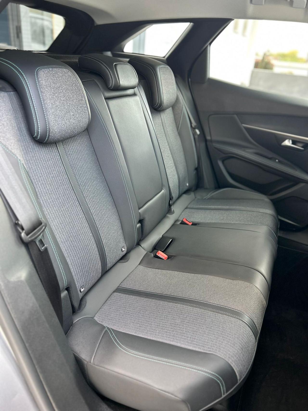 Peugeot 3008 BlueHDi 130 S&S EAT8 Allure