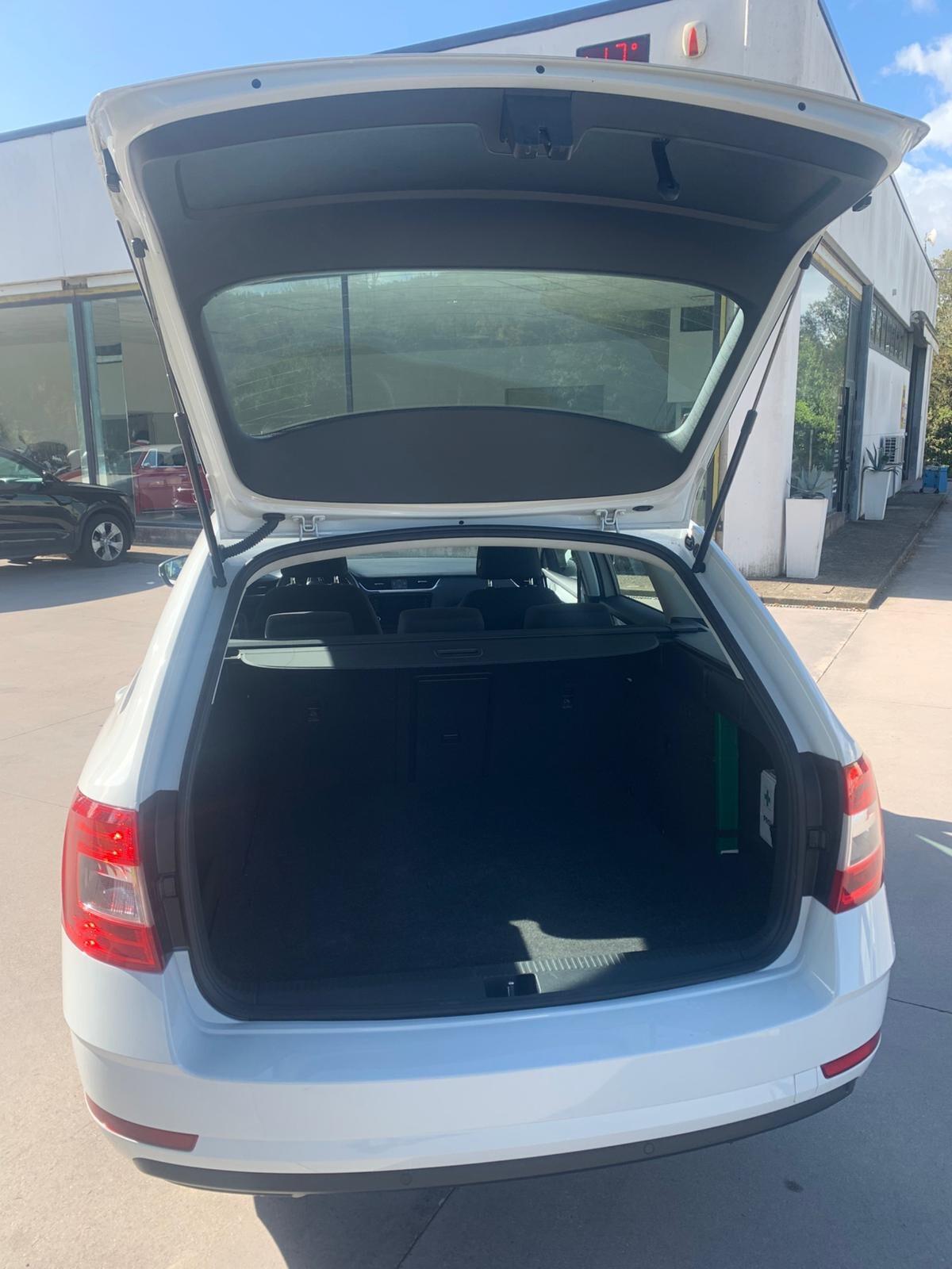 Skoda Octavia METANO DSG Wagon Executive G-Tec