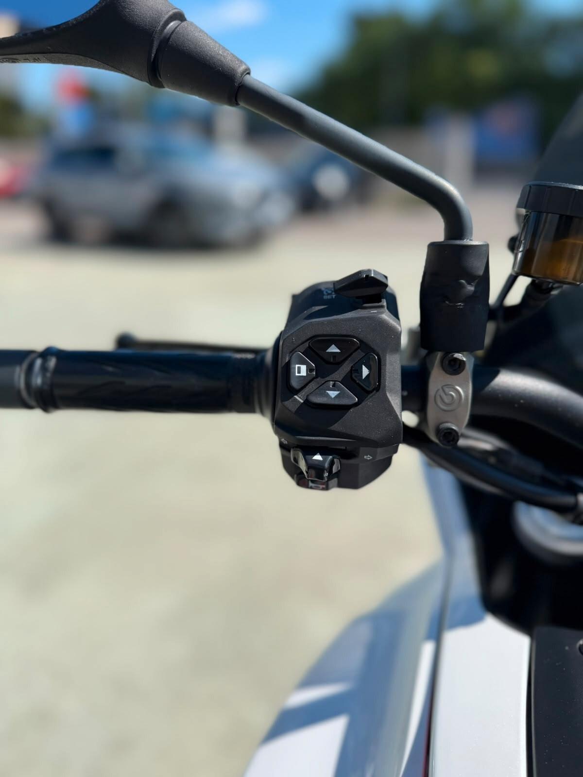 MOTO GUZZI V100 MANDELLO – 2022 – 9.000 KM