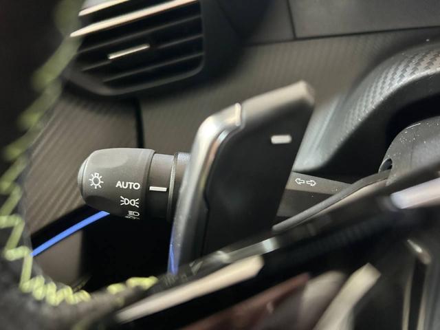 PEUGEOT 2008 Hybrid 145 e-DCS6 GT