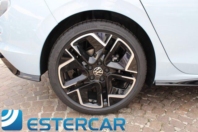 VOLKSWAGEN Golf 8.5 2.0 TDI 150CV DSG R-Line Plus TETTO LED PRONTA