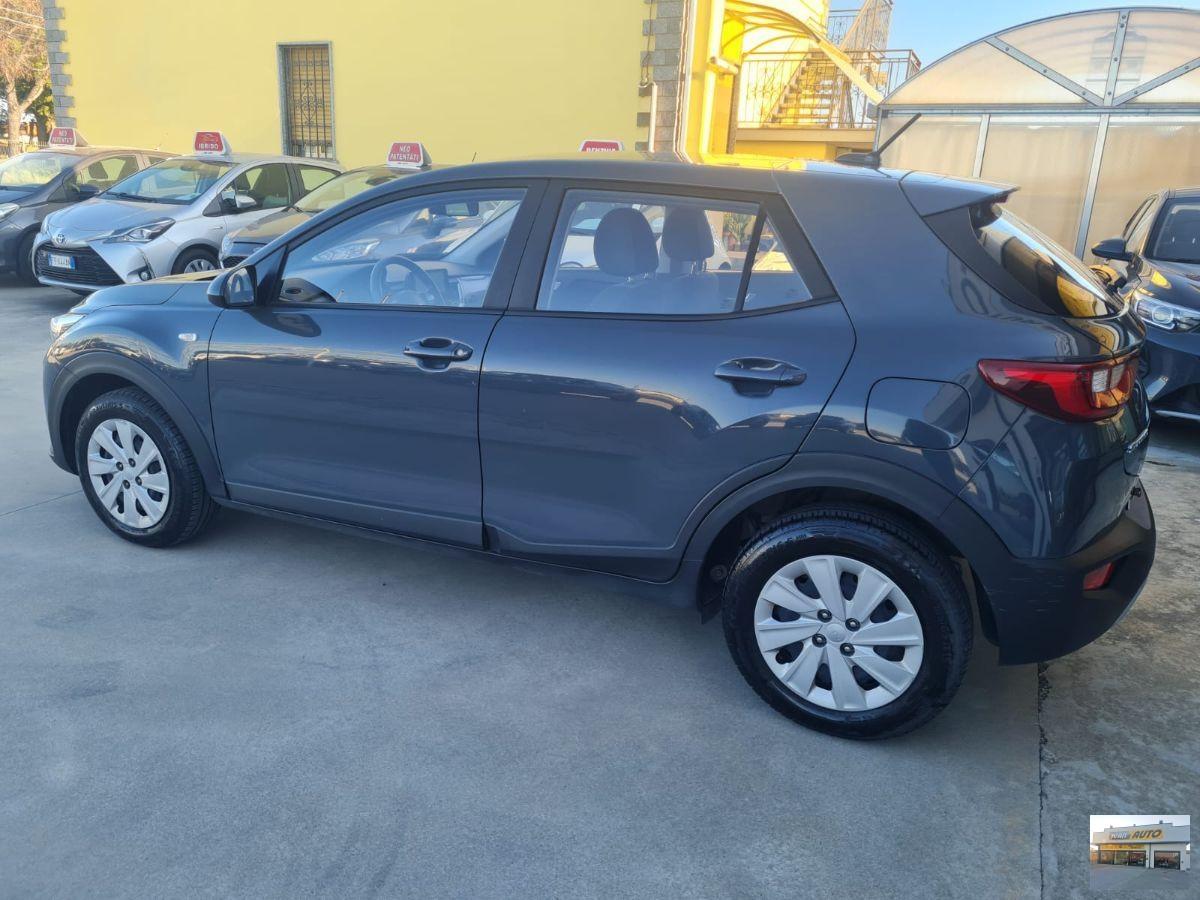 KIA Stonic 1.2 Benzina-Neopatentati-Anno 2022