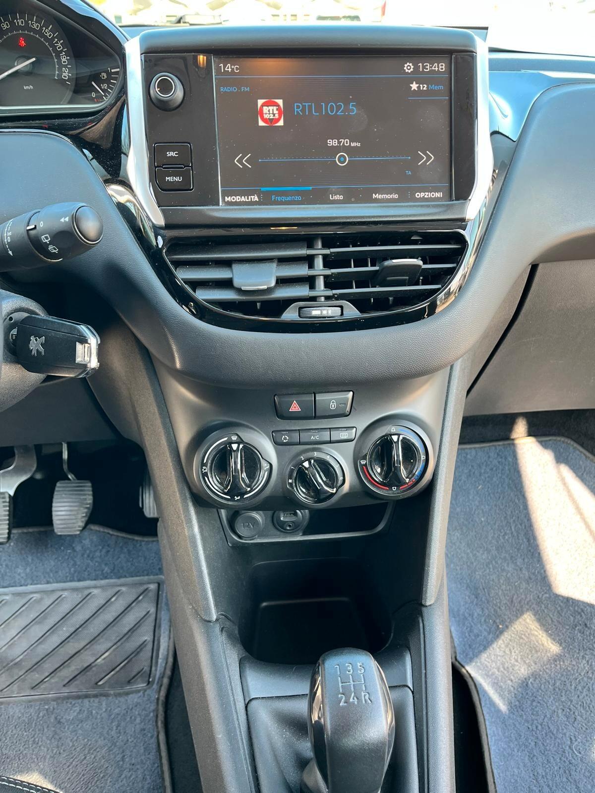 Peugeot 208 PureTech 82 5 porte Allure