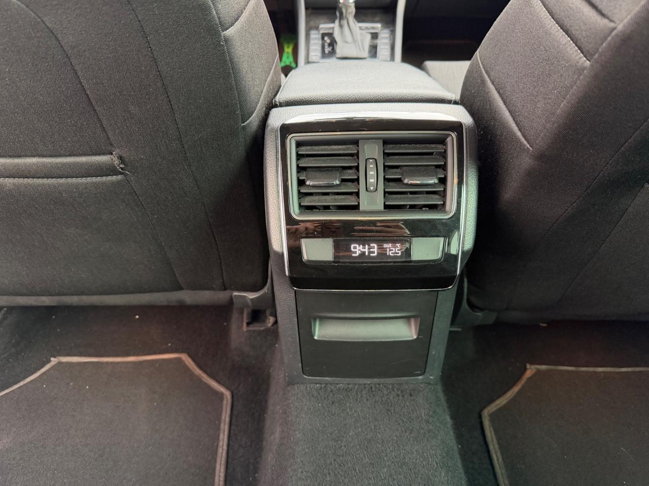 Skoda Superb 2.0 TDI DSG Wagon Style