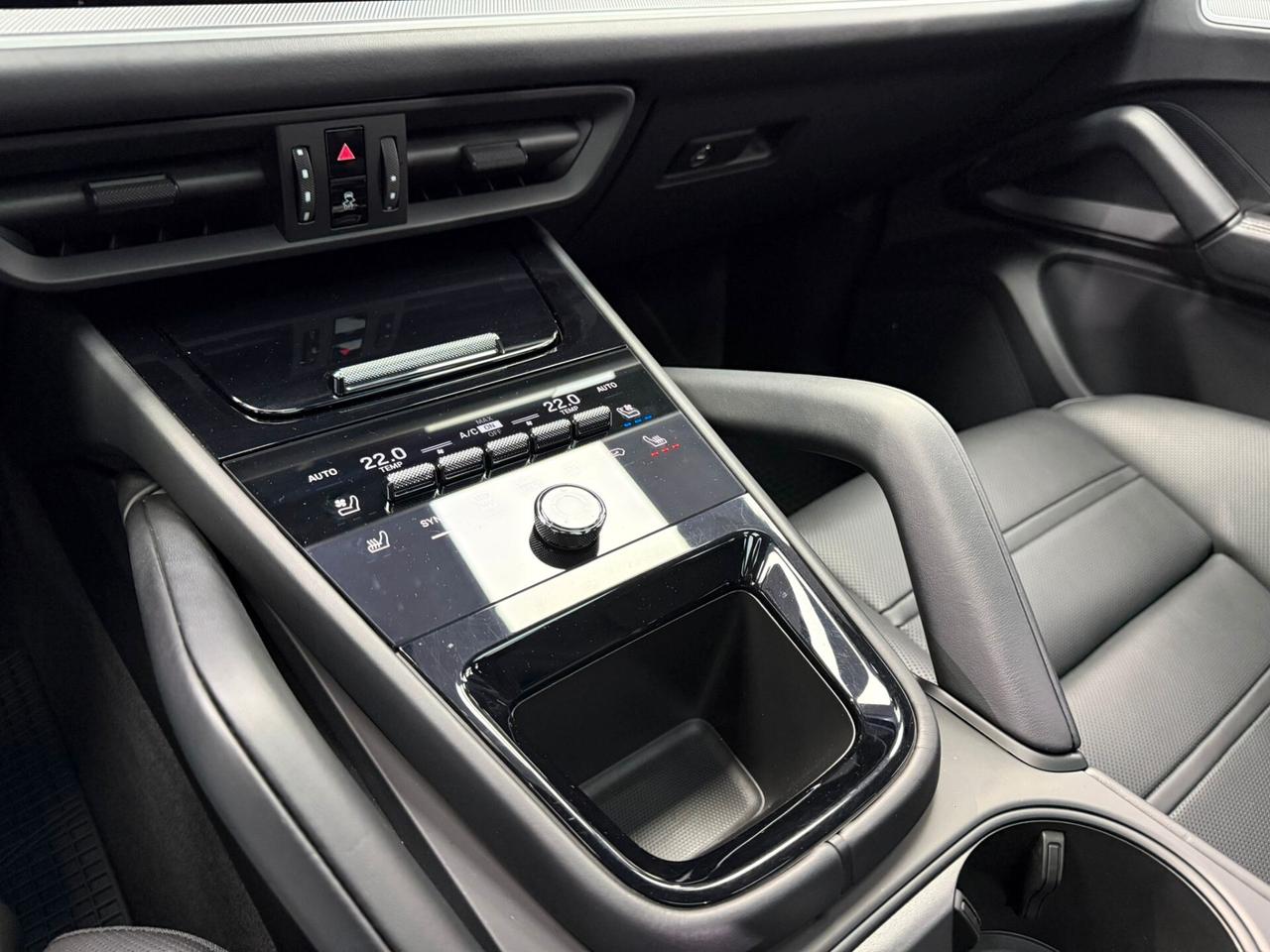 Porsche Cayenne Coupé 3.0 V6 E-Hybrid (402)