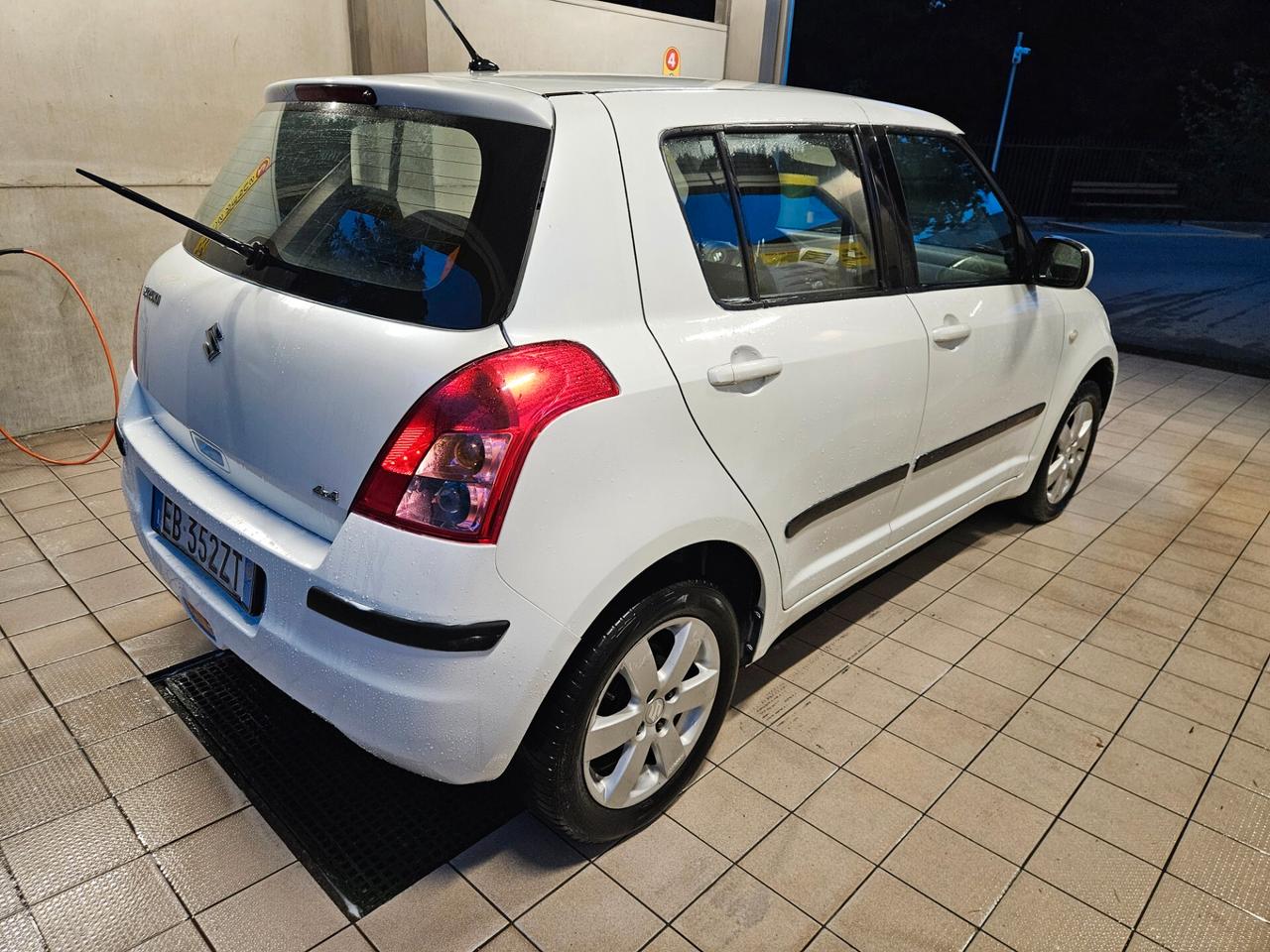 Suzuki Swift 1.3 4x4 5p. GL