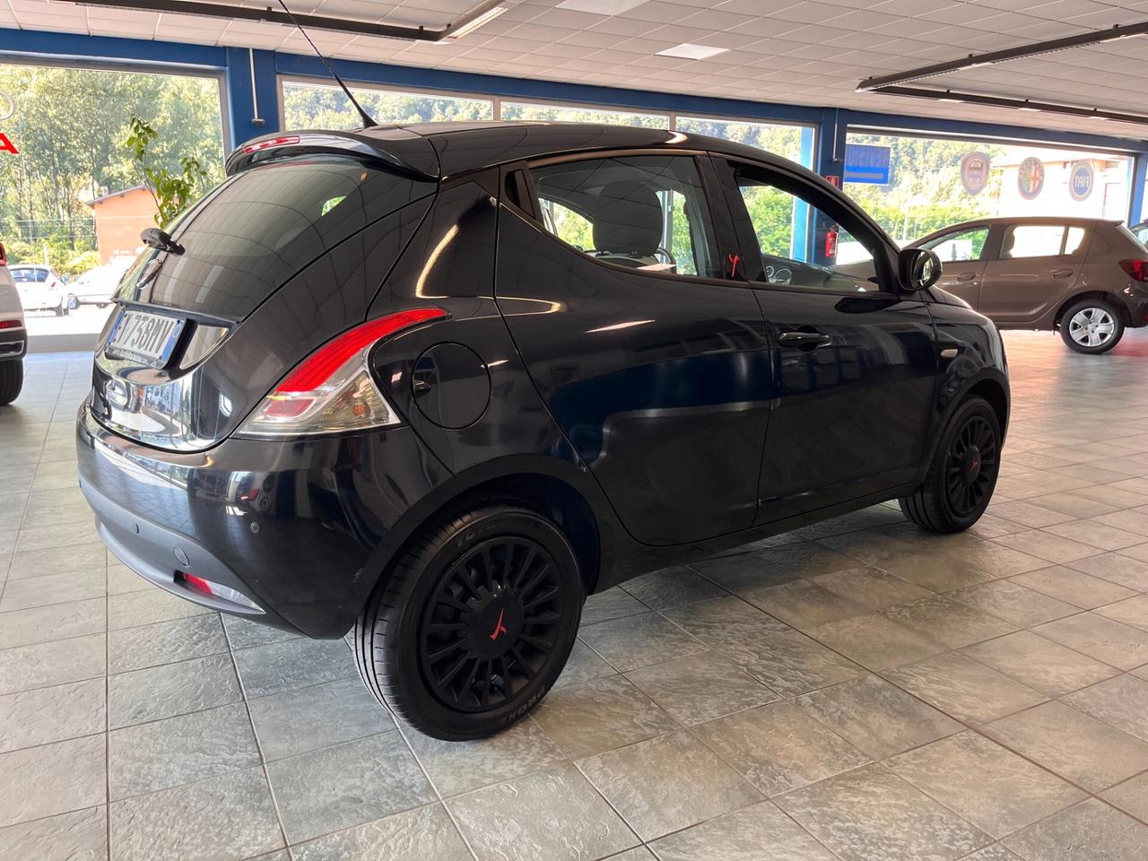 Lancia Ypsilon 1.2 69 CV 5 porte Gold